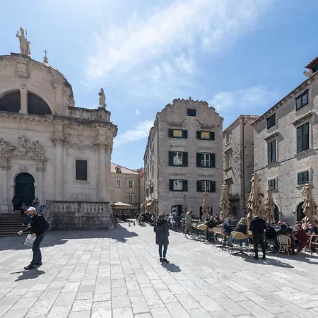 L & L Old Town Appartement *