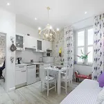 L & L Old Town Apartman *