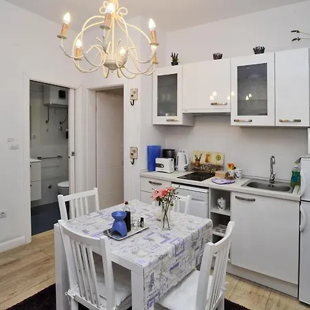 Apartment L & L Old Town *