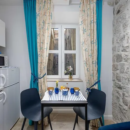 L & L Old Town Appartement *