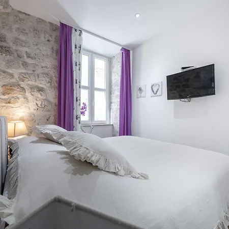 Apartment L & L Old Town *