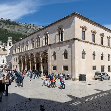L & L Old Town Ragusa