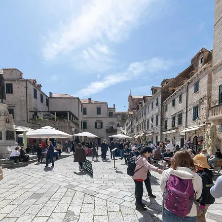 L & L Old Town * Ragusa