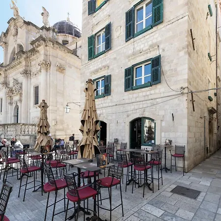 L & L Old Town Appartement