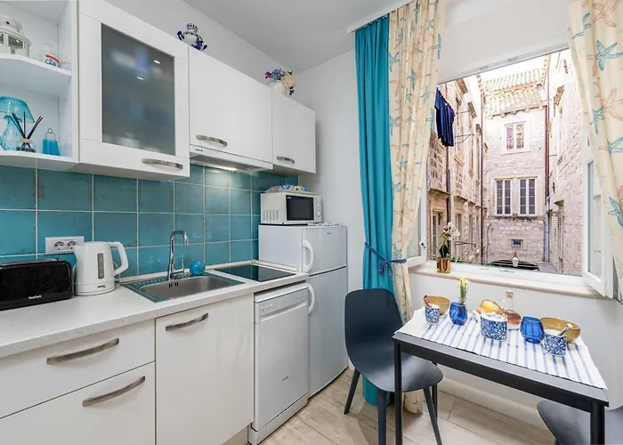 L & L Old Town Apartment